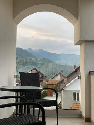 Фото номера Двухместный номер с 1 кроватью и видом на горы Гостевой дом Maramures Guesthouse г. Вишеу-де-Жос 23